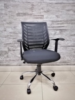 Кресло Barneo K-138 для персонала (черная ткань черная сетка) в Талице - talica.mebel-74.com | фото